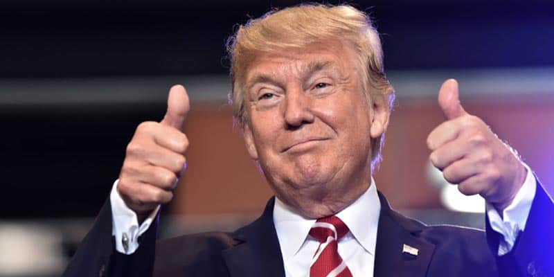 thumbs-up-trump