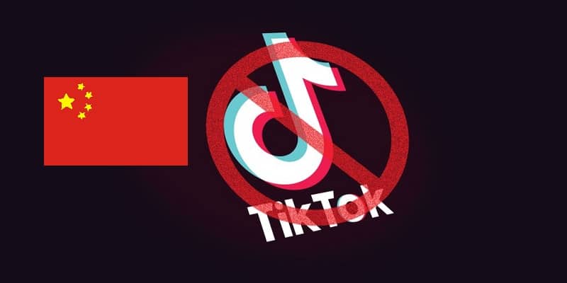 a China flag next to an icon of tiktok being banned