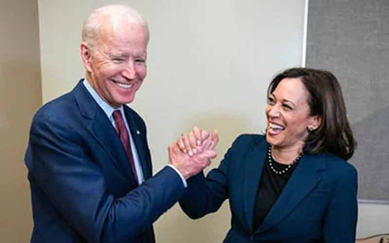 Joe Biden and Kamala Harris celebrate the passage of the Inflation Reduction Act in the US Senate 2022